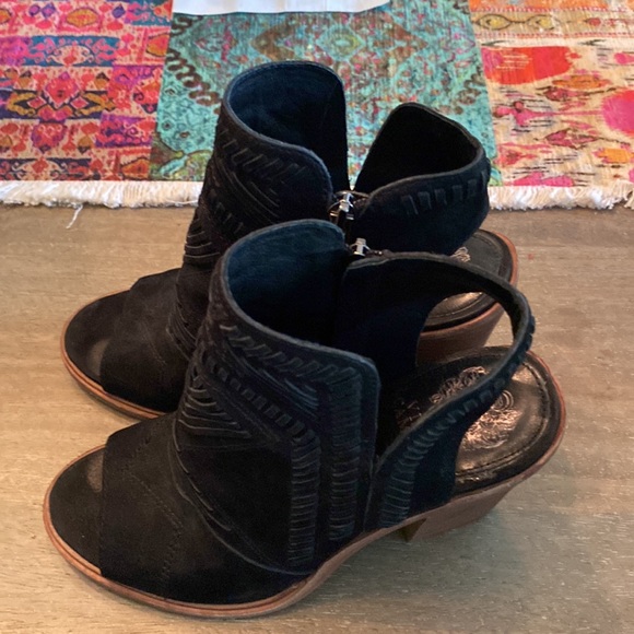 Vince Camuto Open toe booties - Picture 2 of 11